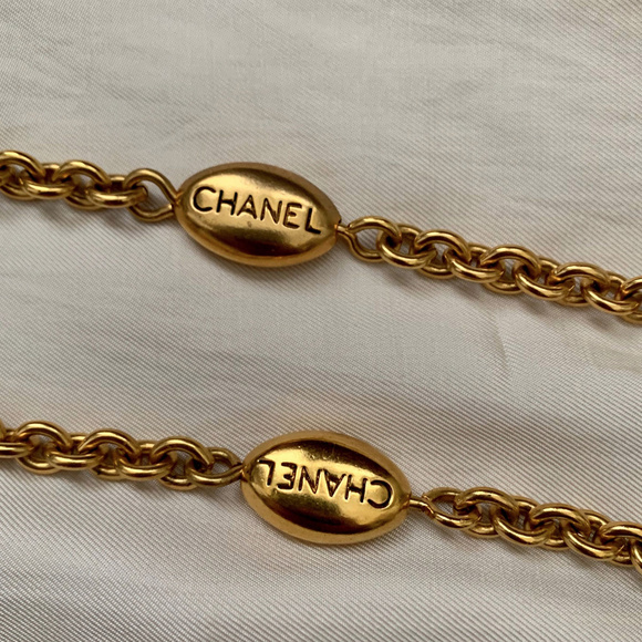 CHANEL Vintage Bean / Bullet Necklace - Picture 3 of 8
